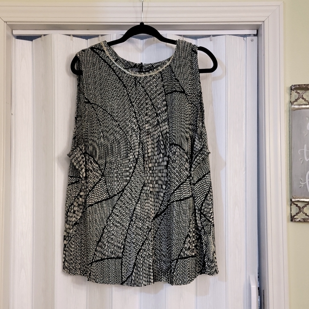 3x Sleeveless shirt